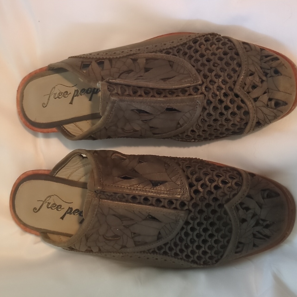 Free People flat clogs
